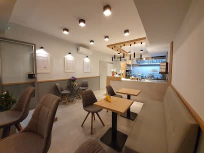 Moment Cafe and Restaurant